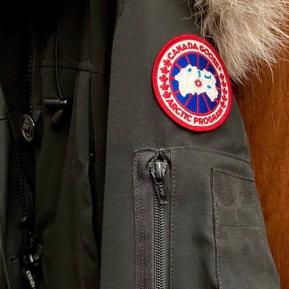 Canada goose down jacket - Picture 2 of 7